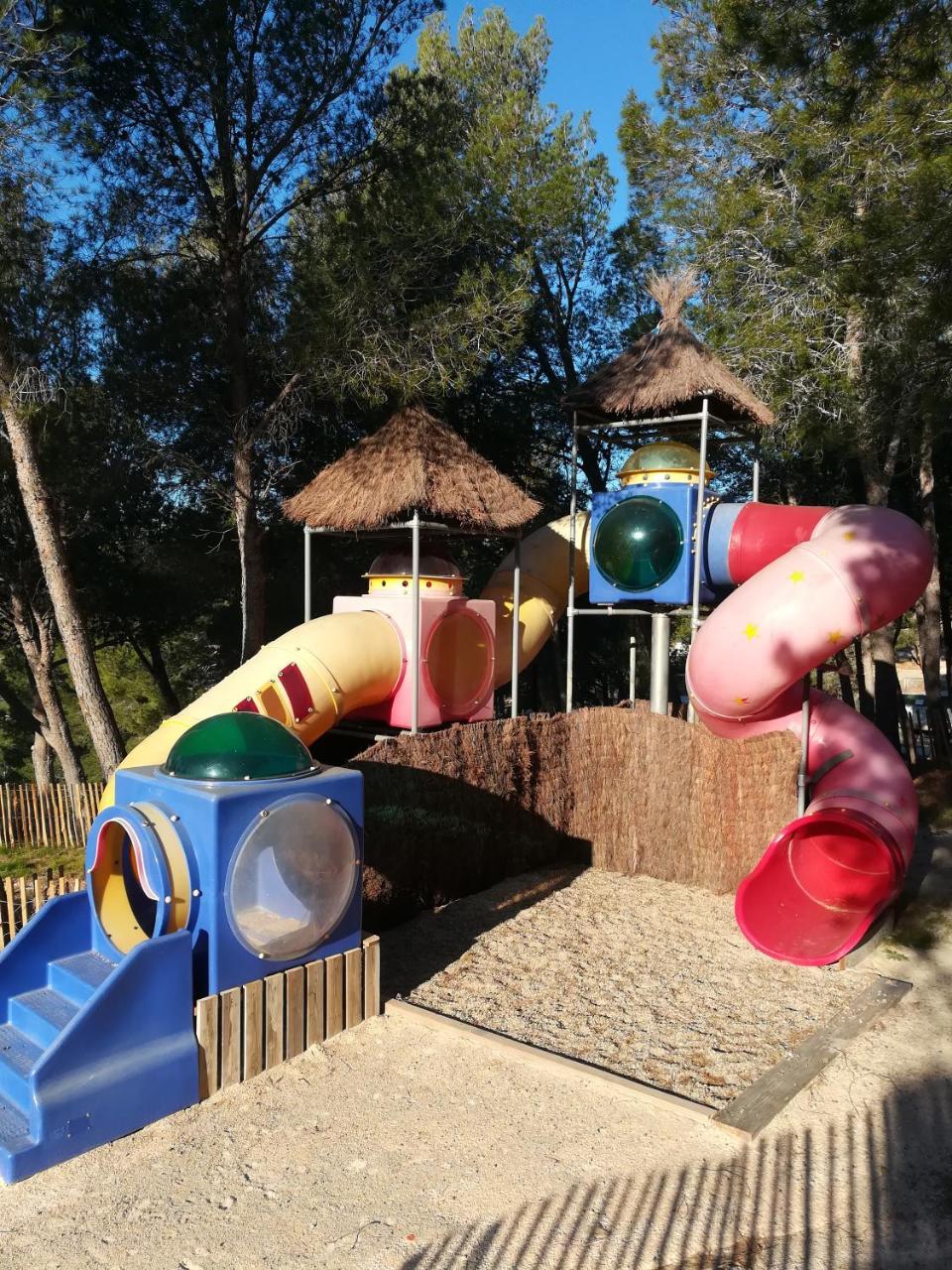 Camping Le Bois De Pins Salses-le-Chateau Exterior photo