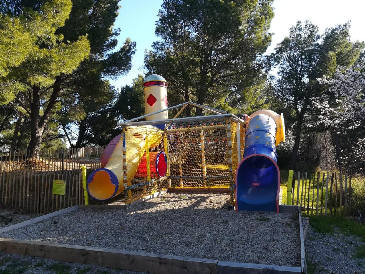Camping Le Bois De Pins Salses-le-Chateau Exterior photo